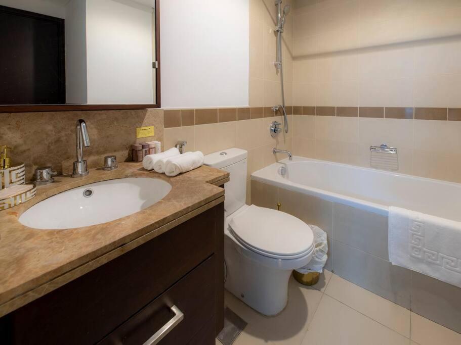 First Class 2Br With Full Burj Khalifa And Fountain View Dubaj Kültér fotó